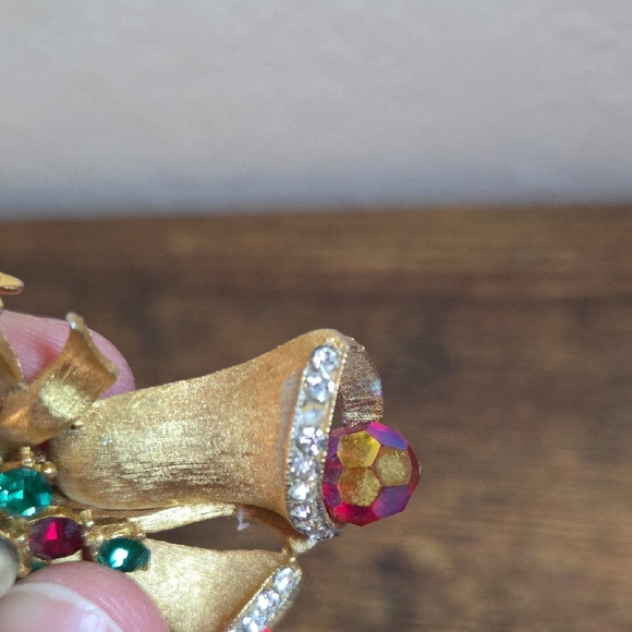 Vintage Gold Brooch with Red and Green Gem Accents - Picture 4 of 6